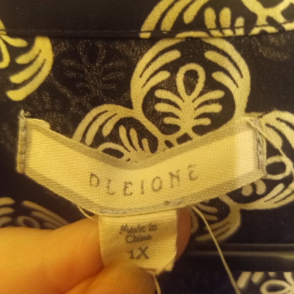Pleione 1x blouse roll tab sleeve - Picture 2 of 3
